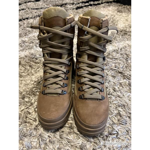 Bottes tactiques style militaire / rangers neuves taille 42