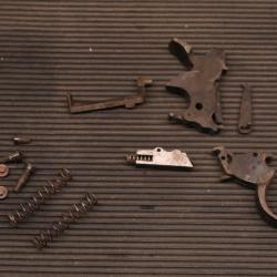 Lot de pi&egrave;ces pour revolvers copie de smith et wesson REF 79/2025