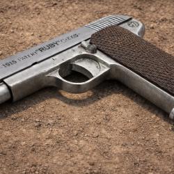 R&eacute;plique Pistolet Ruby WW1 - Mod&egrave;le Inerte 1:1 en Plastique - Finition Acier Bronz&eacute;