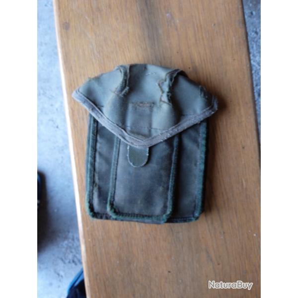 porte chargeurs Famas 1�type