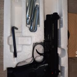 Pistolet BERETTA M9A1 CO2 et 20 recharges de gaz