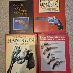 Lot de 4 livres sur les armes de poing