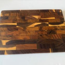 Planche en acacia - Bois debout