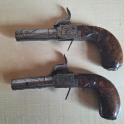 Paire de pistolet a percussion a r&eacute;serve d'amorces