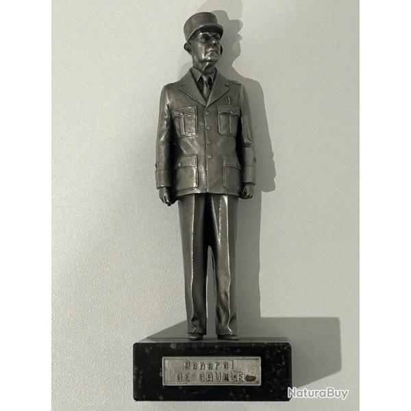 Statuette en �tain du G�n�ral De GAULLE