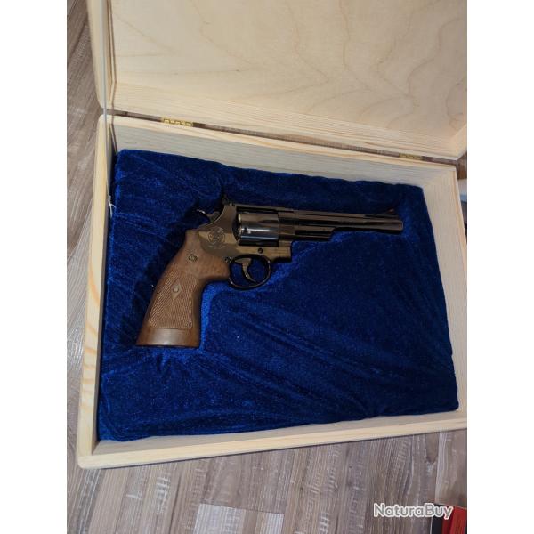 Coffret bois en velour pour revolvers & autres