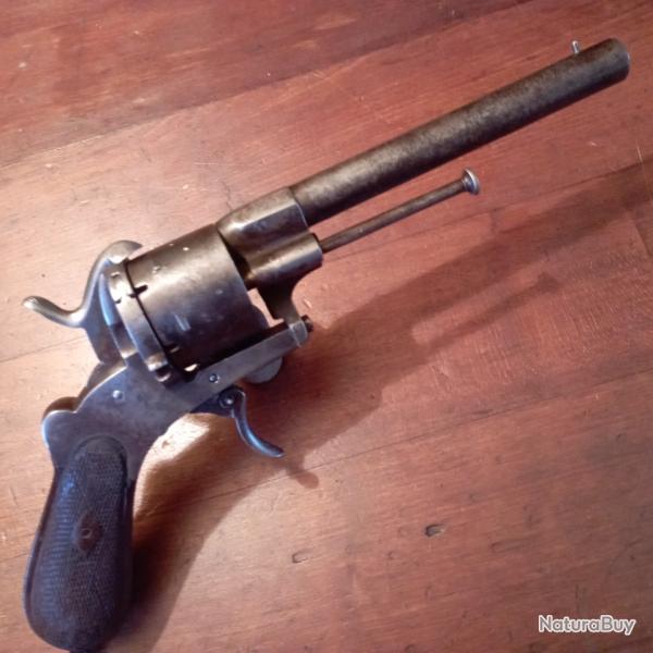 Rare gros revolver F. DE  JULIAN  ARRIZABALAGA  EIBAR  en 12mm � broche