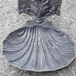 Ancien porte-allumettes mural coquille en laiton / bronze - style Art Nouveau vers 1900