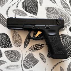Tokyo Marui Glock 18C GBB - fonctionnel mais pi&egrave;ce interne cass&eacute;e - pour r&eacute;paration / pi&egrave;ces