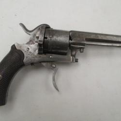 beau petit r&eacute;volver 7 mm a broche poin&ccedil;on E L G avec son &eacute;tui cuir fonctionnement parfait