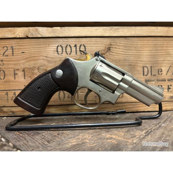 Ench�res 1� sans prix de r�serve Taurus 66 357 magnum