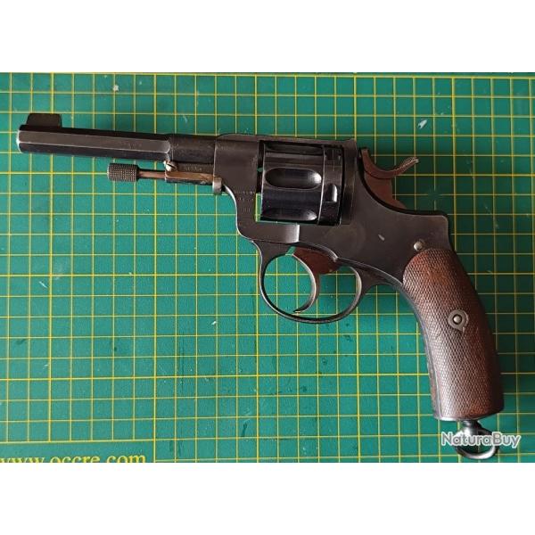 REVOLVER D'ORDONNANCE SUEDOIS HUSQUVARNA mod�le 1887 cal 7,5 NAGANT cat�gorie D
