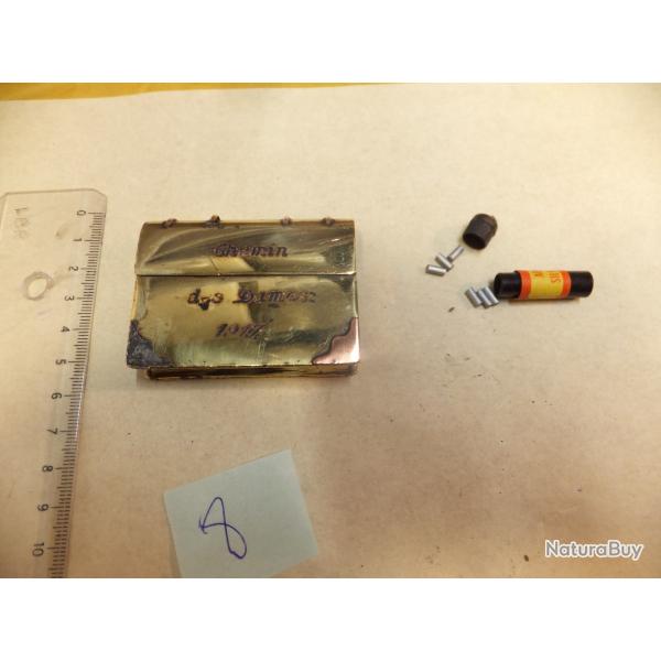 Beaux Briquet, de la grande guerre ( 1914  1918 ).  Avec marquage :  CHEMIN DES DAMES 1917      (8)