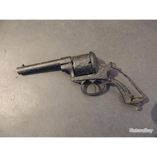Revolver broche pi�ce de fouille