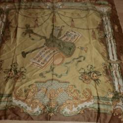 carr&eacute; foulard vintage roulott&eacute; 100%  soie  77 X 75 cm