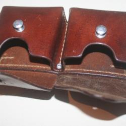 Cartouchi&egrave;res, en cuir, suisses pour fusil ou carabine Schmidt Rubin dat&eacute;e 44