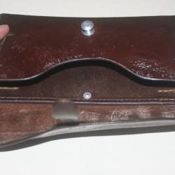 Cartouchi&egrave;res, en cuir, suisses pour fusil ou carabine Schmidt Rubin dat&eacute;e 64