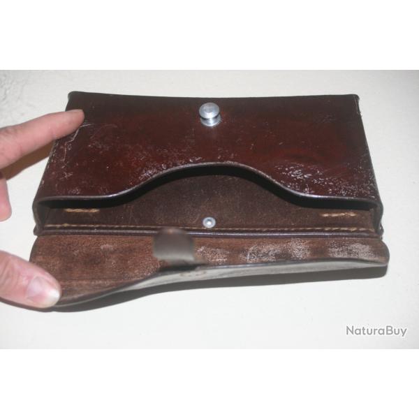 Cartouchi�res, en cuir, suisses pour fusil ou carabine Schmidt Rubin dat�e 64