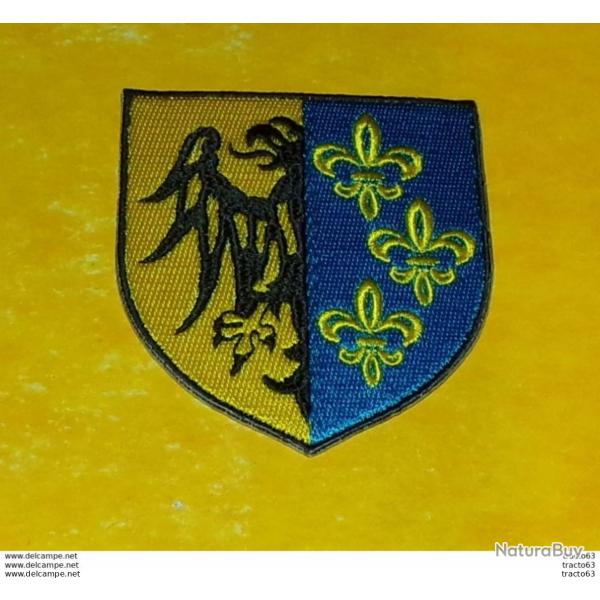 TISSU PATCH : DIVISION CHARLEMAGNE , DIAMETRE 9 CM , BON ETAT VOIR PHOTOS . POUR TOUT RENSEIGNEMENT
