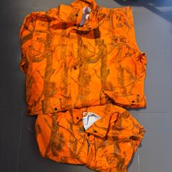 Lot de 2 millau ghost Verney Carron orange fluo XXl et XXXL a vendre aux ench&egrave;re destockage chasse