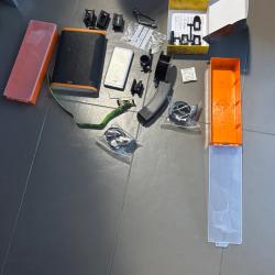 Pi&egrave;ces d&eacute;tach&eacute;es pour bricoleur super lot trouve tous aux encheres bo&icirc;te armurerie