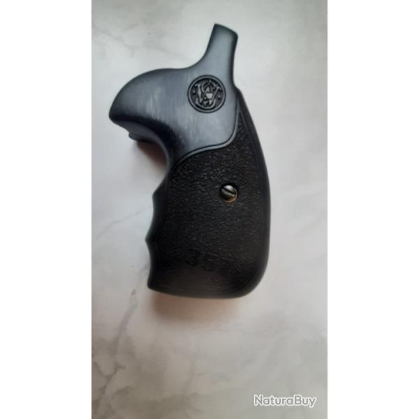 Poign�e bois lamell� coll� Smith & Wesson 357 Mag