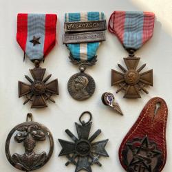 Lot de 7 insignes militaires (op&eacute;ration exterieur, extreme-orient, etc)