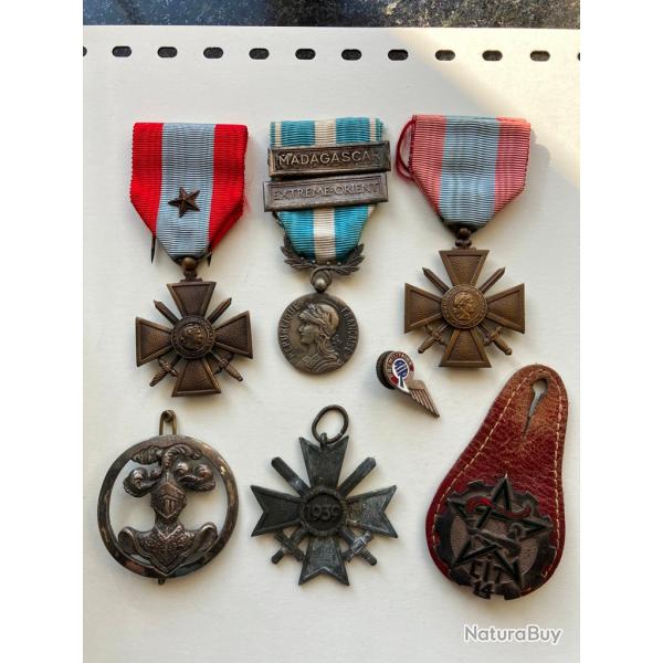 Lot de 7 insignes militaires (op�ration exterieur, extreme-orient, etc)
