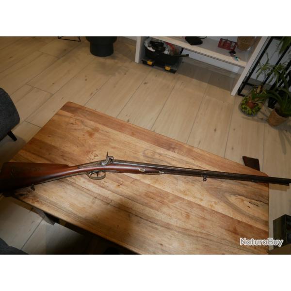 Fusil � percussion avec crosse d�cor�e par incrustation de fil de laiton