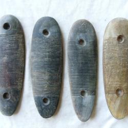 Plaque de couche en corne en bon &eacute;tat.