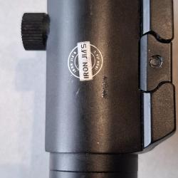 Point rouge Iron Jia's