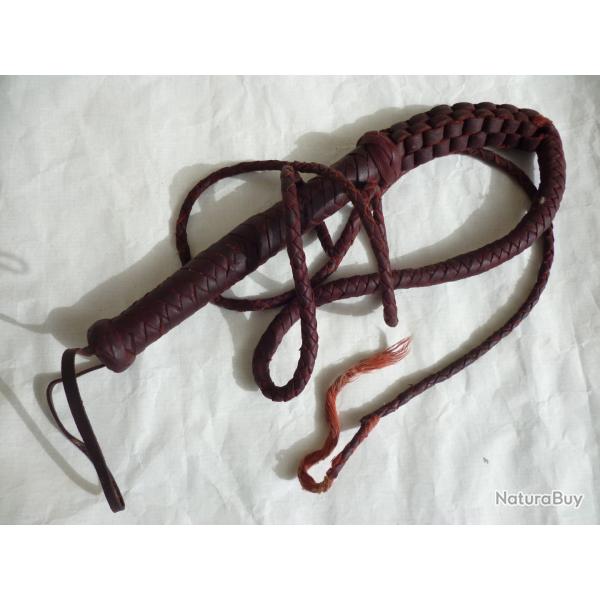 VENERIE FOUET TRESSE,long 2,20 metres,TRES BON ETAT