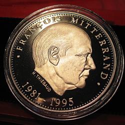 m&eacute;daille "Fran&ccedil;ois Mitterand" president de la r&eacute;publique diametre 40 mm 31 grs