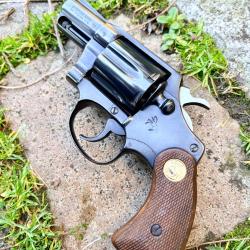 Revolver Colt D&eacute;tective Sp&eacute;cial Calibre 38 Sp&eacute;cial canon 2 pouces neuf avec sa boite d'origine