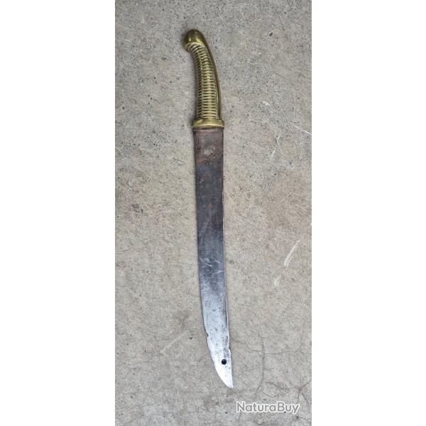 Sabre empire briquet transform�