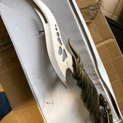 Couteau fantaisie alien