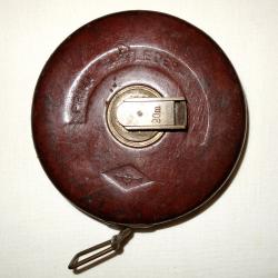 METRE A RUBAN de la SECONDE GUERRE. III