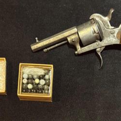 Revolver Lefaucheux 7mm &agrave; broche et ses munitions