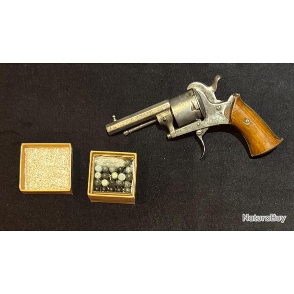 Revolver Lefaucheux 7mm � broche et ses munitions
