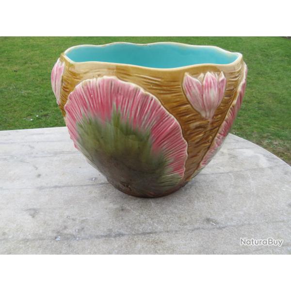 Ancien grand cache-pot en barbotine � d�cor polychrome de fleurs - FRANCE (Vers 1900)