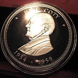 medaille "Ren&eacute; Coty" president de la r&eacute;publique fran&ccedil;aises diametre 40 mm 31 grs