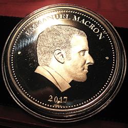 medaille "Emmanuel Macron" president de la r&eacute;publique fran&ccedil;aises diametre 40 mm 31 grs