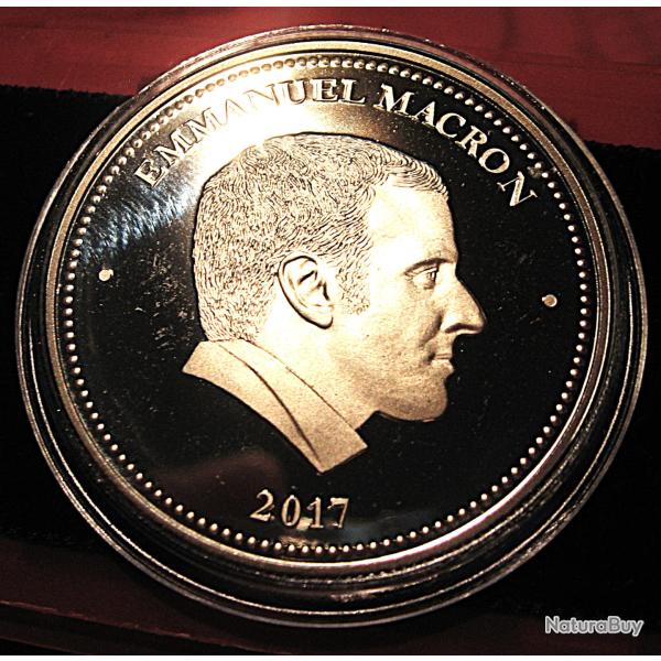 medaille "Emmanuel Macron" president de la r�publique fran�aises diametre 40 mm 31 grs