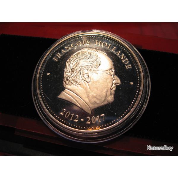 medaille "Fran�ois Hollande" president de la r�publique fran�aise diametre 40 mm 31 grs