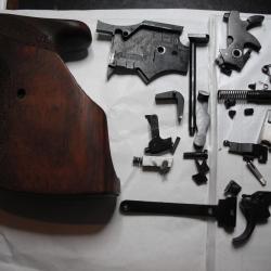 LOT DE PIECES POUR REVOLVER NAGANT 95  SPORT