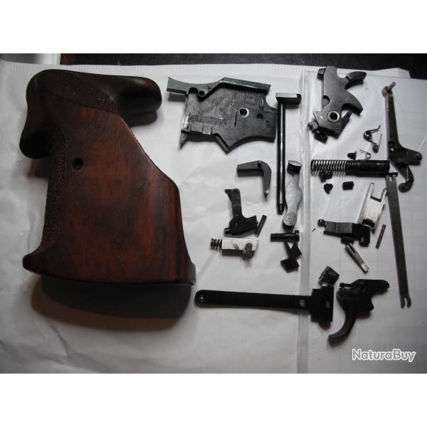 LOT DE PIECES POUR REVOLVER NAGANT 95  SPORT