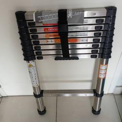 &Eacute;chelle t&eacute;lescopique neuve