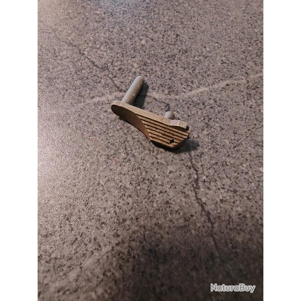 Arr�toir de culasse (slide stop) AMT Automag 22 mag