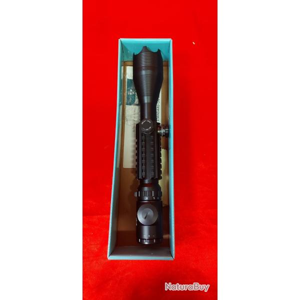 Lunette de tir unifrance  r�ticule lumineux et tourelle m�morielle ench�re a 1 euro