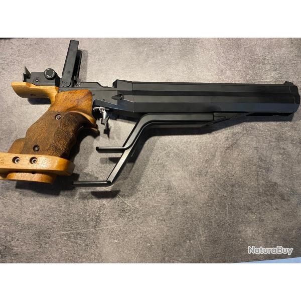 pistolet feinwerkbau mod�le 102 calibre 4,5 Droitier